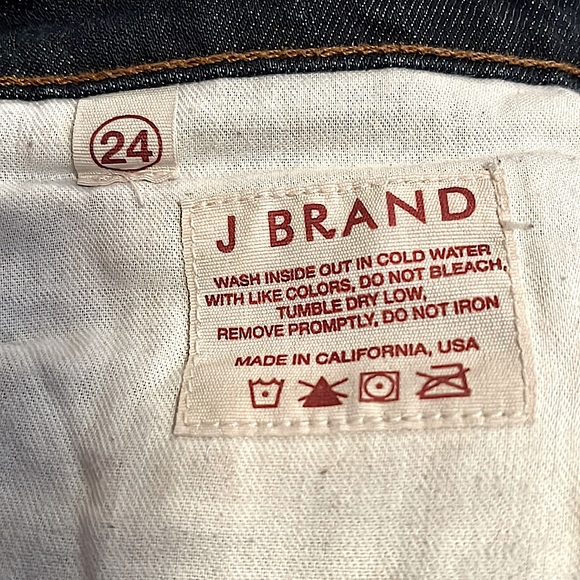 J BRAND Aidan Distressed Low Rise Boyfriend Fit Jeans (Ringer) // Size 24 - Picture 15 of 15